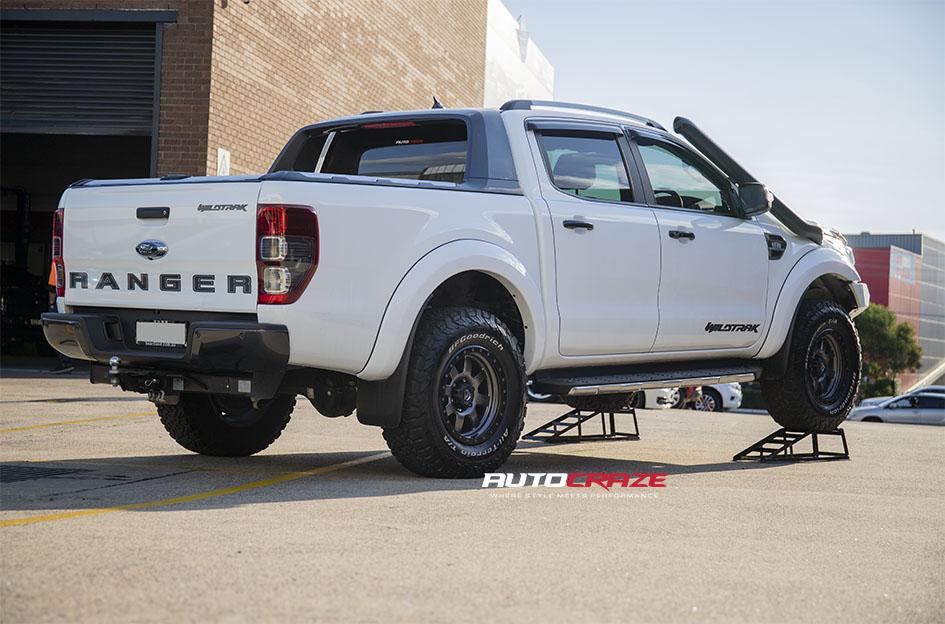 FORD-RANGER-TROPHY-MATTE-ANTHRACITE-WITH-BLACK-RING